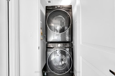 Photo 31 at 105 - 24 Woodstream Boulevard, Vaughan Grove, Vaughan