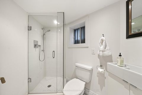 Photo 33 at 206 Howland Avenue, Annex, Toronto