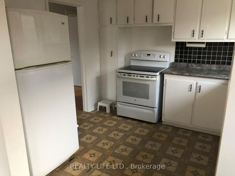 Photo 7 at 54 Garside Crescent, Amesbury, Toronto