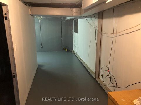 Photo 18 at 54 Garside Crescent, Amesbury, Toronto