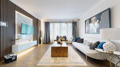 Photo 8 at 29 Manadon Drive, Newtonbrook West, Toronto