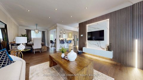 Photo 11 at 29 Manadon Drive, Newtonbrook West, Toronto