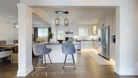 Photo 14 at 29 Manadon Drive, Newtonbrook West, Toronto