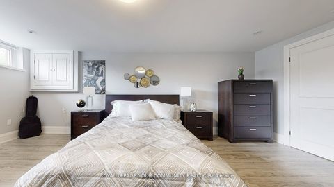 Photo 38 at 29 Manadon Drive, Newtonbrook West, Toronto