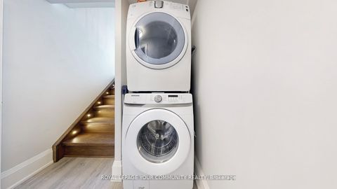 Photo 42 at 29 Manadon Drive, Newtonbrook West, Toronto