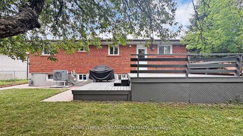 Photo 43 at 29 Manadon Drive, Newtonbrook West, Toronto