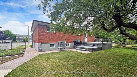 Photo 45 at 29 Manadon Drive, Newtonbrook West, Toronto