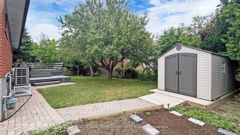 Photo 46 at 29 Manadon Drive, Newtonbrook West, Toronto