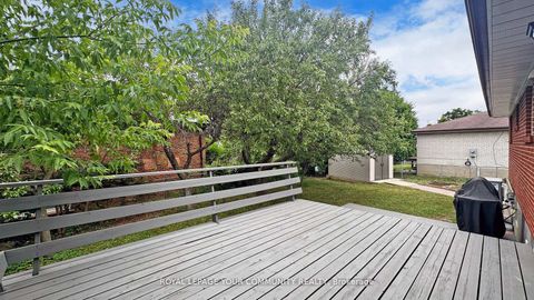 Photo 48 at 29 Manadon Drive, Newtonbrook West, Toronto