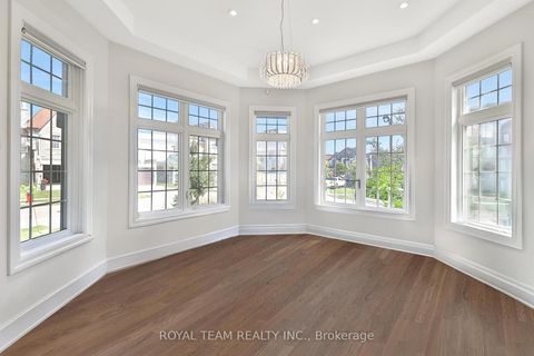 Photo 8 at 1 Ria Court, King City, King