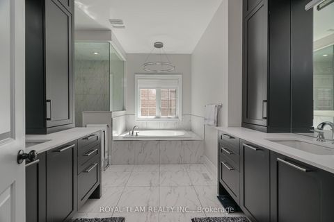 Photo 21 at 1 Ria Court, King City, King