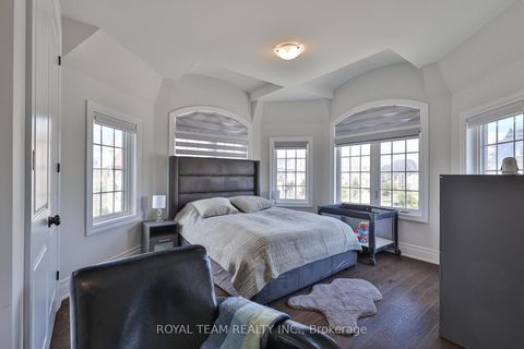 Photo 26 at 1 Ria Court, King City, King