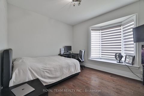 Photo 30 at 1 Ria Court, King City, King