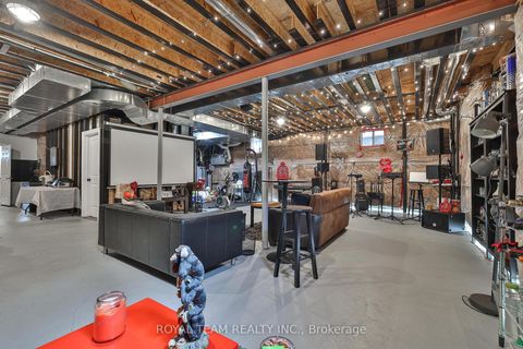 Photo 32 at 1 Ria Court, King City, King