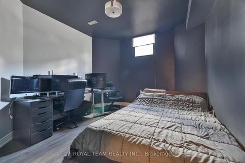 Photo 33 at 1 Ria Court, King City, King