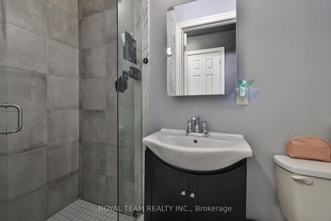 Photo 34 at 1 Ria Court, King City, King