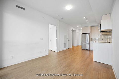 Photo 10 at 914 - 10 Deerlick Court, Donalda, Toronto