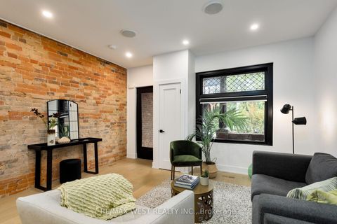 Photo 6 at 71 Harvard Avenue, Roncesvalles, Toronto