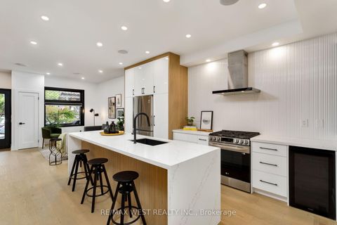 Photo 8 at 71 Harvard Avenue, Roncesvalles, Toronto