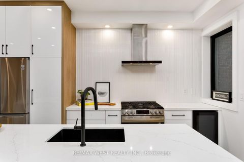 Photo 11 at 71 Harvard Avenue, Roncesvalles, Toronto