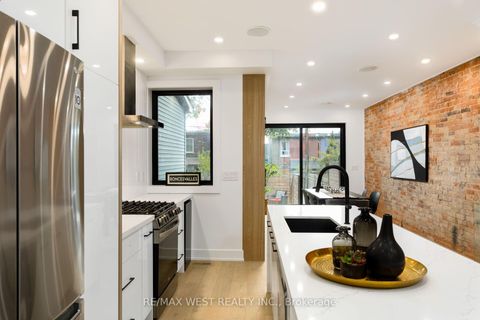 Photo 12 at 71 Harvard Avenue, Roncesvalles, Toronto