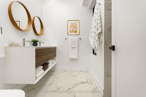 Photo 29 at 71 Harvard Avenue, Roncesvalles, Toronto