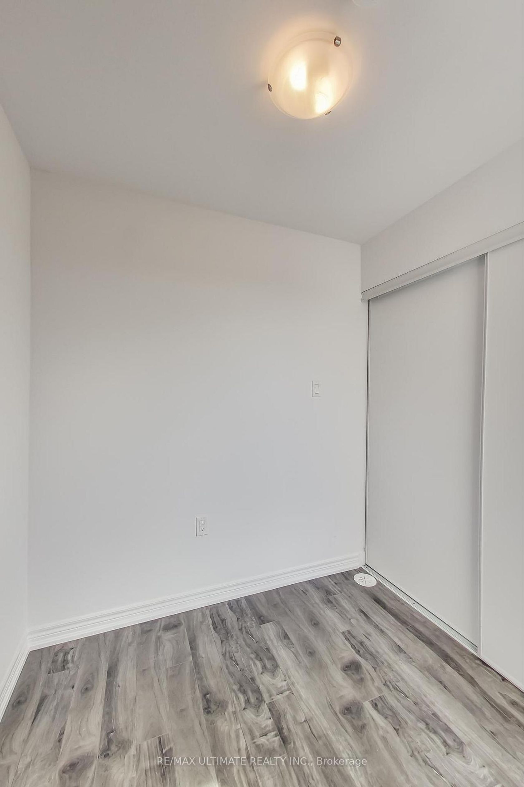 Photo 17 at 214 - 370 Hopewell Avenue, Belgravia, Toronto Photo 17 at 214 - 370 Hopewell Avenue, Belgravia, Toronto