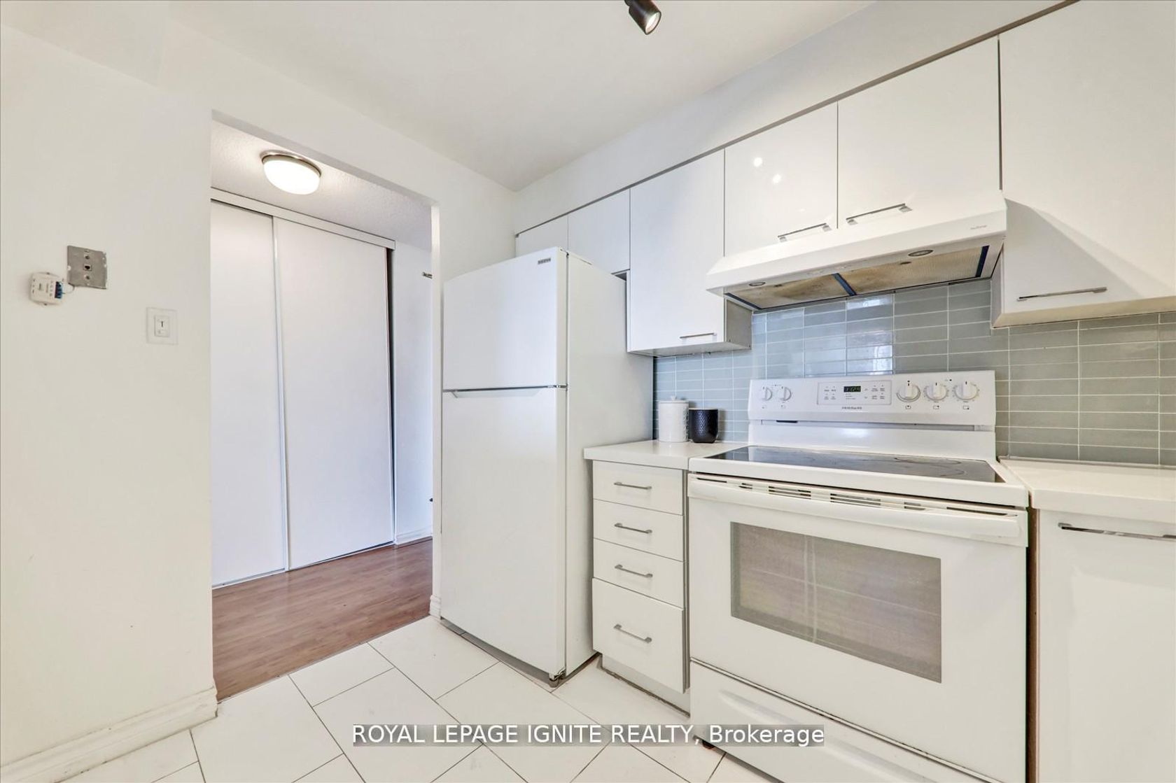 Photo 10 at Penthouse  1914 - 330 McCowan Road, Eglinton East, Toronto Photo 10 at Penthouse  1914 - 330 McCowan Road, Eglinton East, Toronto