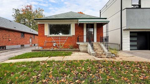 Photo 2 at 14 Shandara Crescent, Maryvale, Toronto