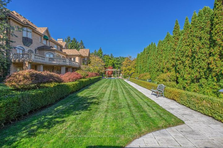 Photo 5 at 48 Old Park Lane, Bayview Hill, Richmond Hill