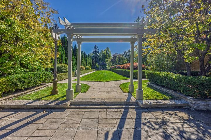 Photo 6 at 48 Old Park Lane, Bayview Hill, Richmond Hill