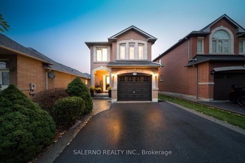 Photo 0 at 23 Stone Palace Way, Sonoma Heights, Vaughan