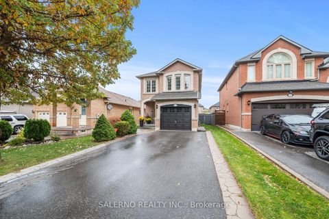 Photo 2 at 23 Stone Palace Way, Sonoma Heights, Vaughan