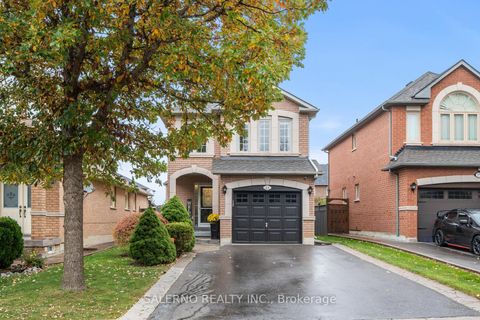 Photo 3 at 23 Stone Palace Way, Sonoma Heights, Vaughan
