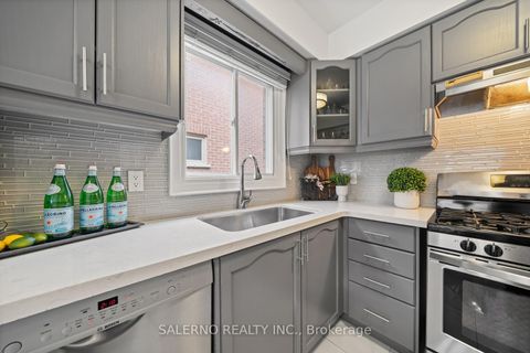 Photo 10 at 23 Stone Palace Way, Sonoma Heights, Vaughan