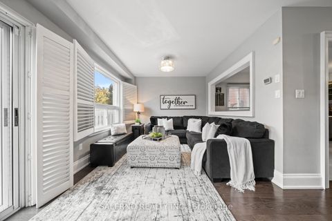 Photo 15 at 23 Stone Palace Way, Sonoma Heights, Vaughan