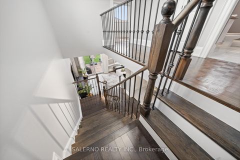 Photo 19 at 23 Stone Palace Way, Sonoma Heights, Vaughan