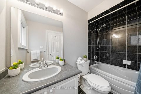 Photo 23 at 23 Stone Palace Way, Sonoma Heights, Vaughan