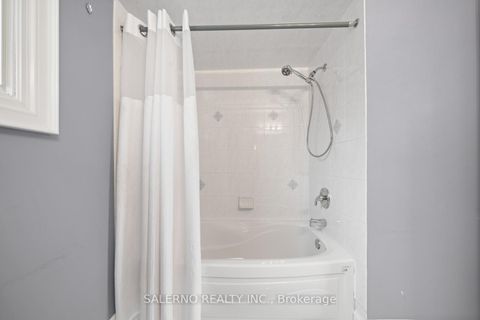 Photo 27 at 23 Stone Palace Way, Sonoma Heights, Vaughan