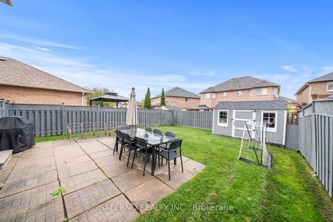 Photo 37 at 23 Stone Palace Way, Sonoma Heights, Vaughan