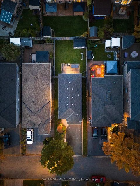 Photo 43 at 23 Stone Palace Way, Sonoma Heights, Vaughan