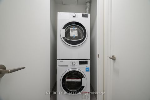 Photo 18 at 38 - 851 Sheppard Avenue W, Clanton Park, Toronto