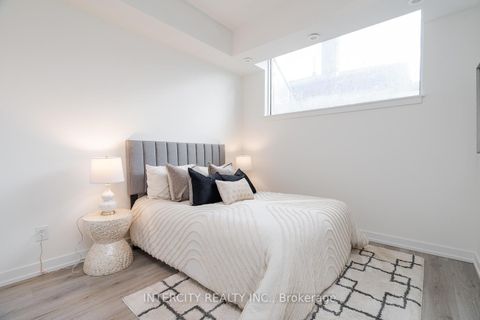 Photo 22 at 38 - 851 Sheppard Avenue W, Clanton Park, Toronto