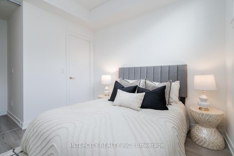 Photo 23 at 38 - 851 Sheppard Avenue W, Clanton Park, Toronto