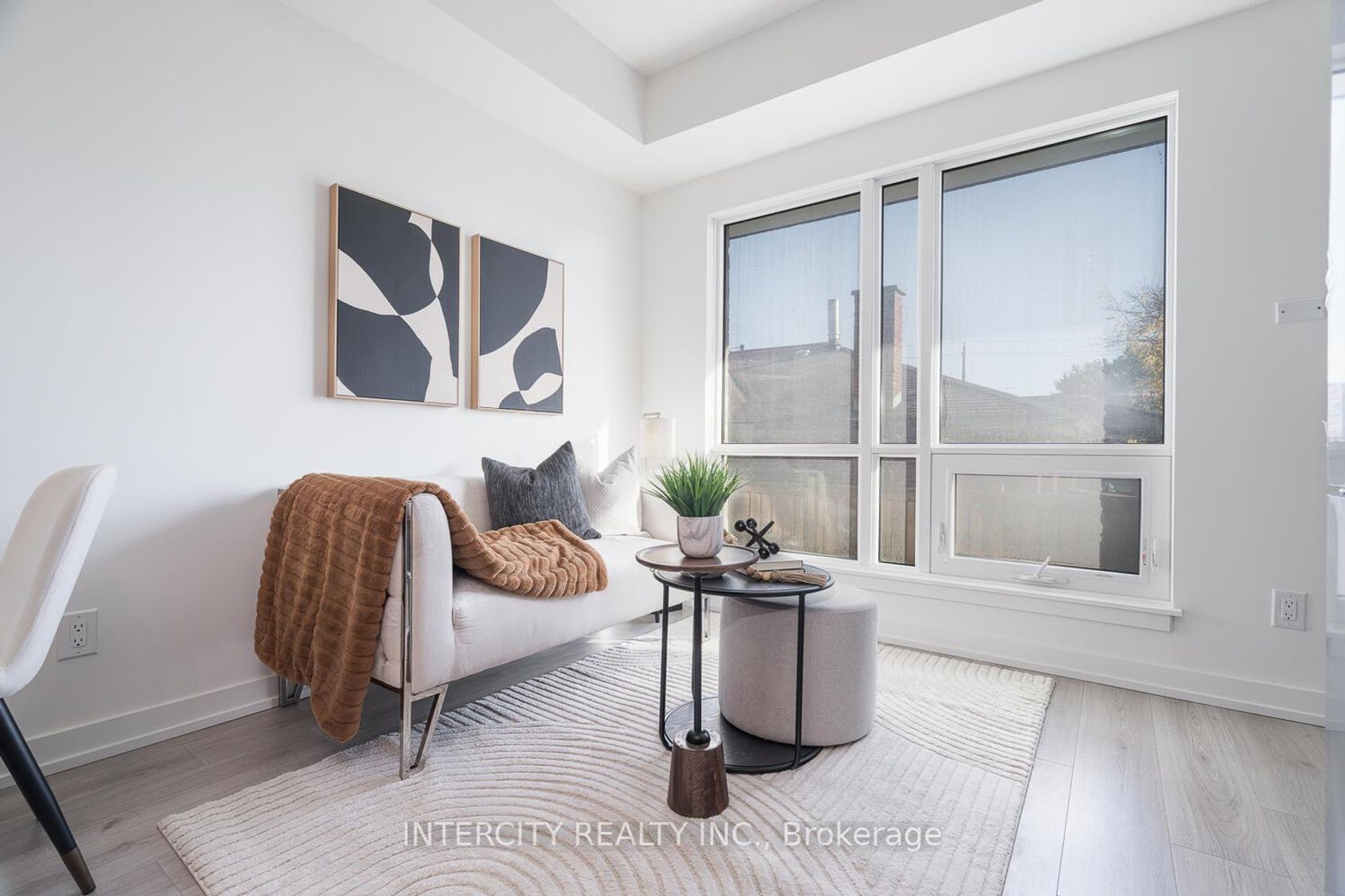 Photo 5 at 38 - 851 Sheppard Avenue W, Clanton Park, Toronto Photo 5 at 38 - 851 Sheppard Avenue W, Clanton Park, Toronto