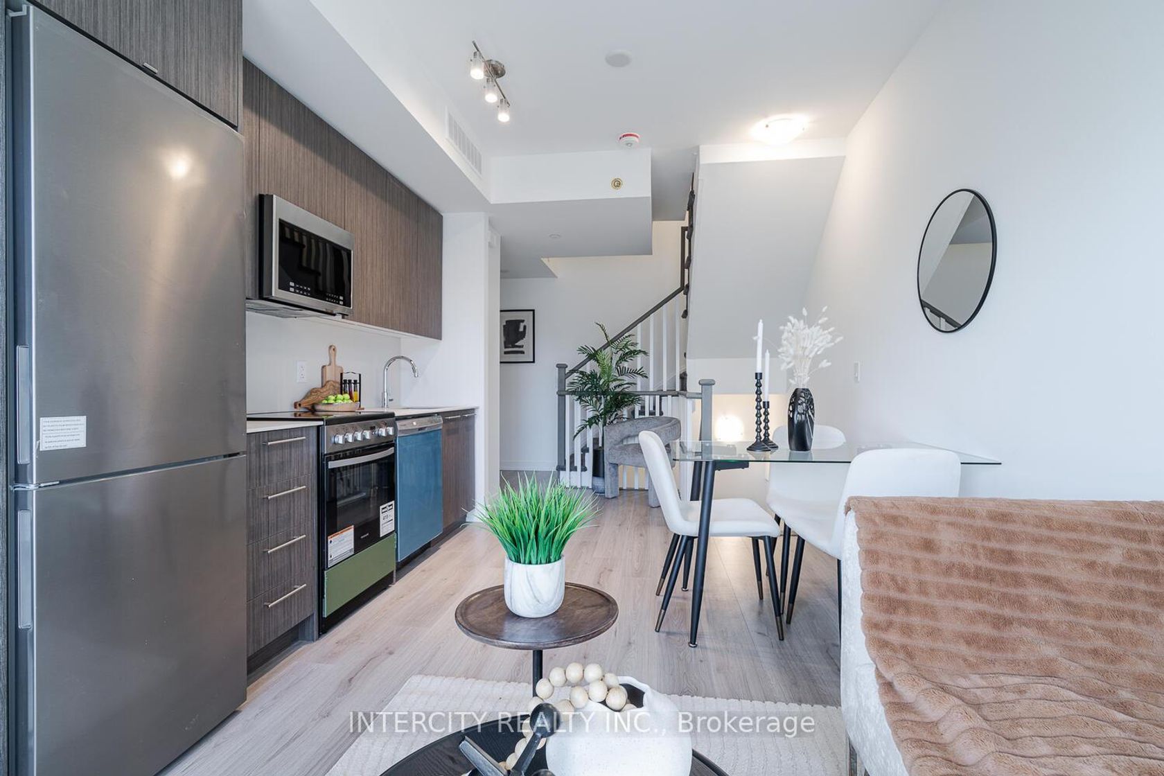 Photo 6 at 38 - 851 Sheppard Avenue W, Clanton Park, Toronto Photo 6 at 38 - 851 Sheppard Avenue W, Clanton Park, Toronto