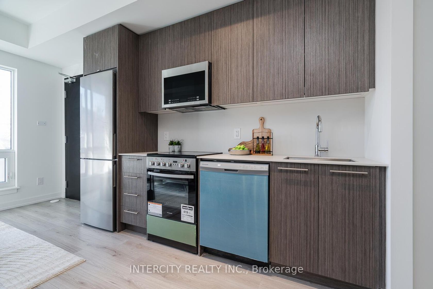 Photo 8 at 38 - 851 Sheppard Avenue W, Clanton Park, Toronto Photo 8 at 38 - 851 Sheppard Avenue W, Clanton Park, Toronto