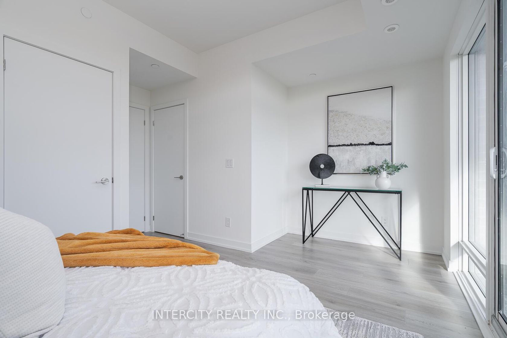 Photo 13 at 38 - 851 Sheppard Avenue W, Clanton Park, Toronto Photo 13 at 38 - 851 Sheppard Avenue W, Clanton Park, Toronto