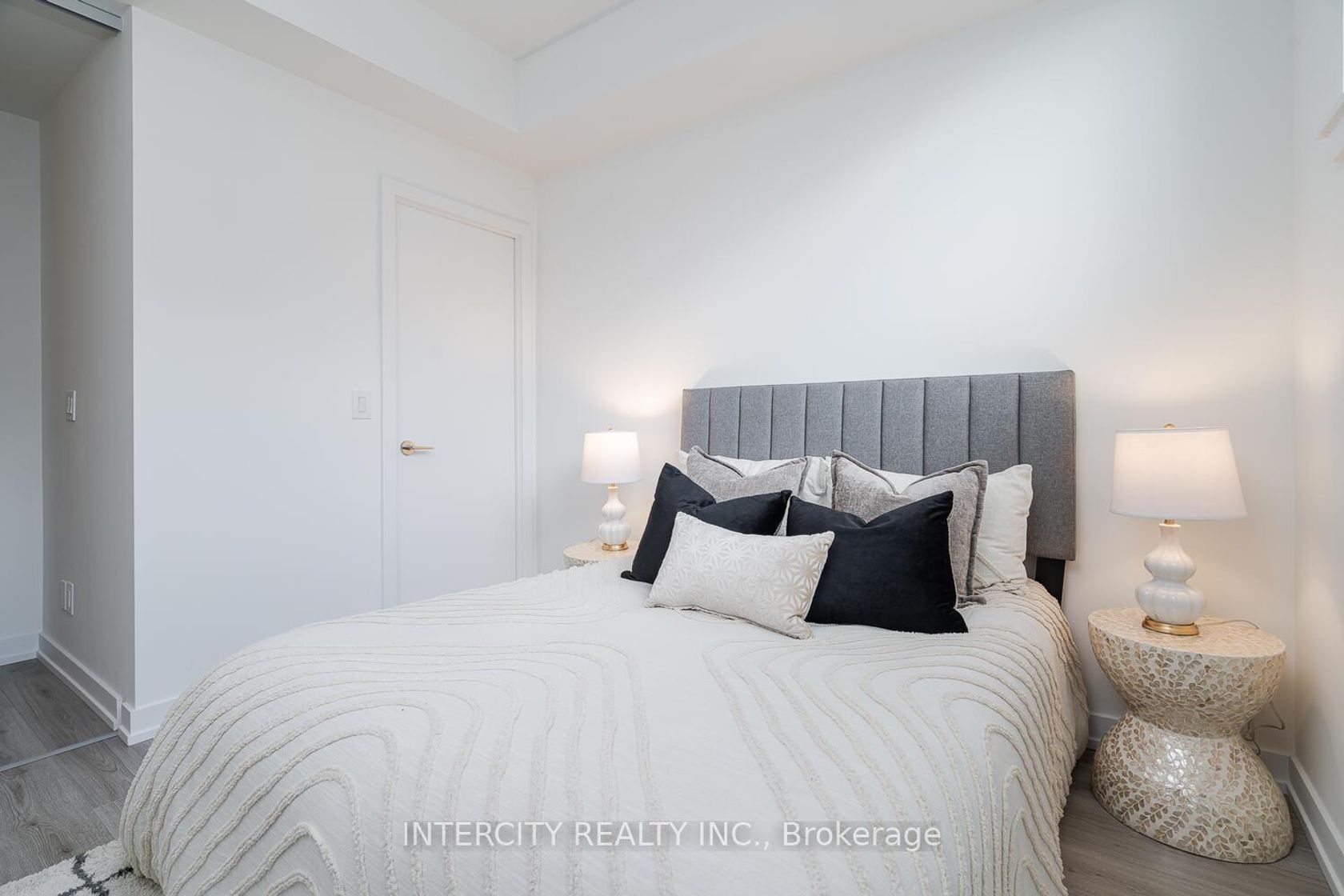 Photo 23 at 38 - 851 Sheppard Avenue W, Clanton Park, Toronto Photo 23 at 38 - 851 Sheppard Avenue W, Clanton Park, Toronto