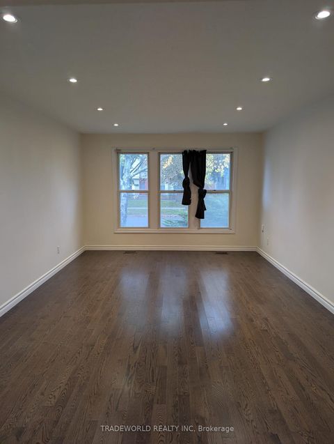 Photo 10 at 7 Fluellen Drive, L'Amoreaux, Toronto